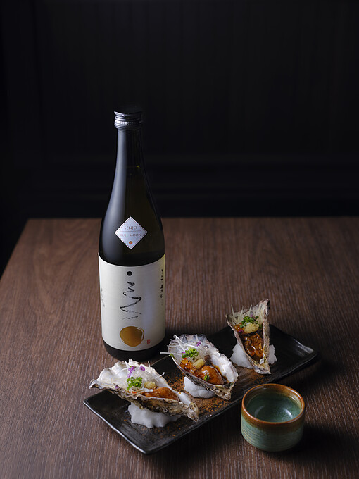 Senjo Junmai Daiginjo Full Moon  x Nita kaki
                                       Simmered Hiroshima oyster with Yuzu